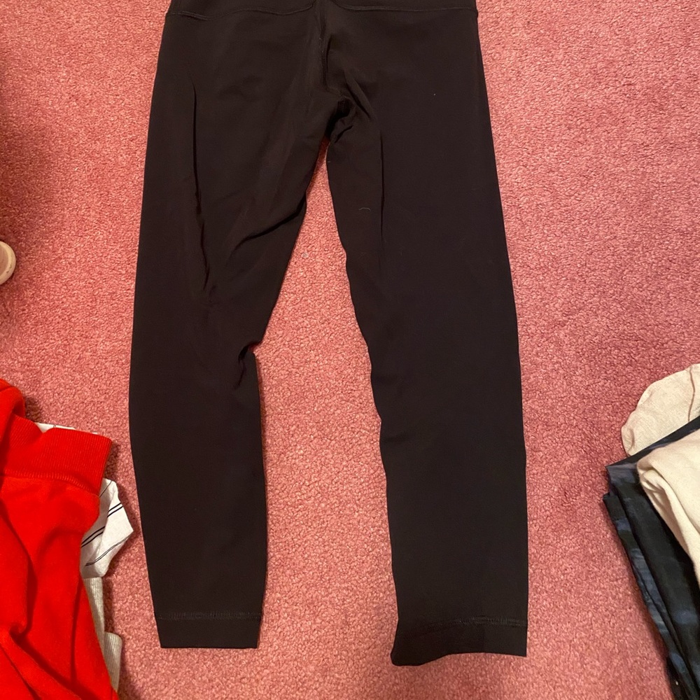 Lululemon black crop legging - Picture 2 of 2